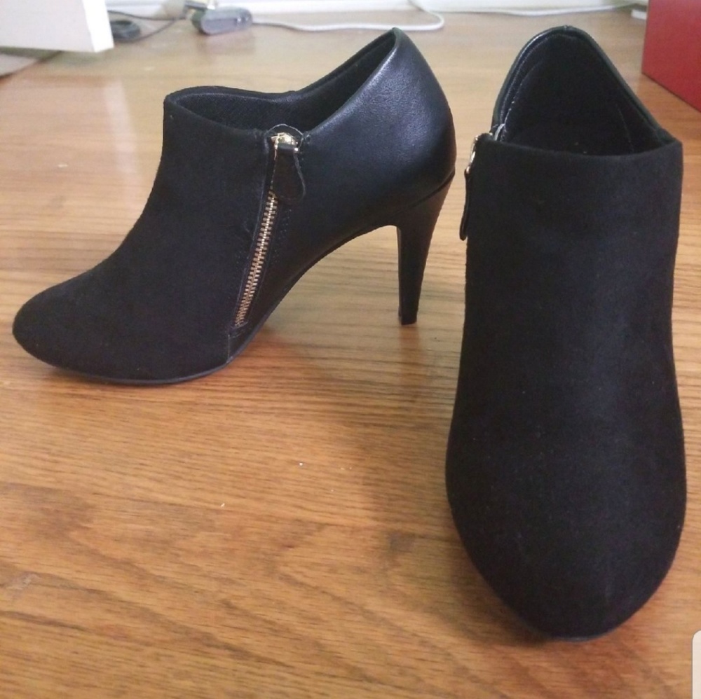Dexflex Comfort Black Booties High Heel